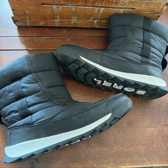 Sorel Black Whitney II Short Puffy Snow Boots 7 - Picture 6 of 8
